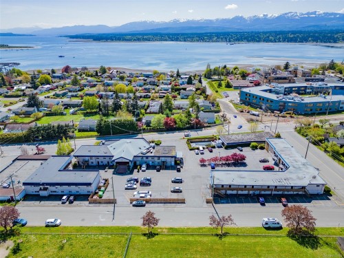 2082 Comox Ave, Comox, BC 