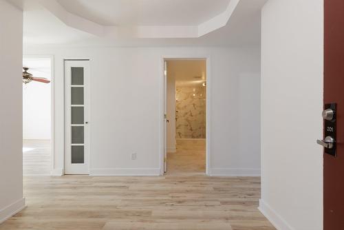 Hall - 201-1350 Rue Hyman, Montréal (Pierrefonds-Roxboro), QC - Indoor Photo Showing Other Room