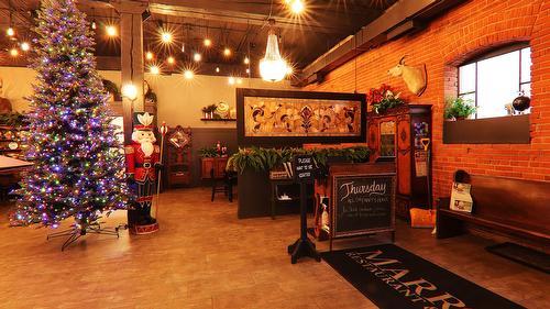 4917  47 St, Camrose, AB 