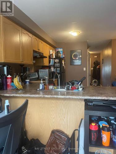 27 Newport Crescent, Hamilton, ON - Indoor Photo Showing Kitchen With Double Sink