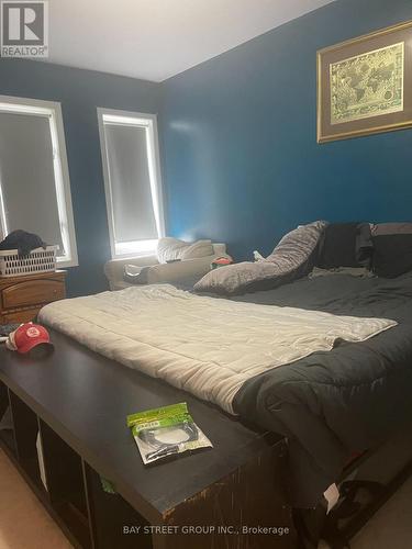 27 Newport Crescent, Hamilton, ON - Indoor Photo Showing Bedroom