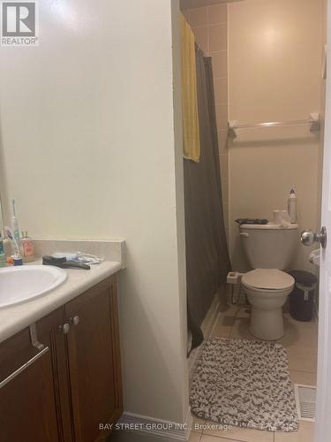 27 Newport Crescent, Hamilton, ON - Indoor Photo Showing Bathroom