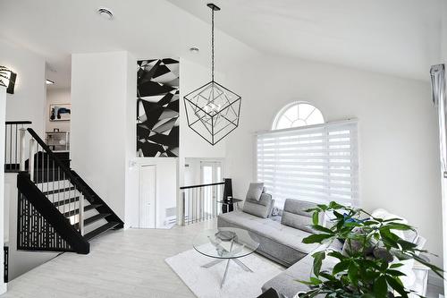 8990 Place Rodier  Brossard, QC J4X 1C1