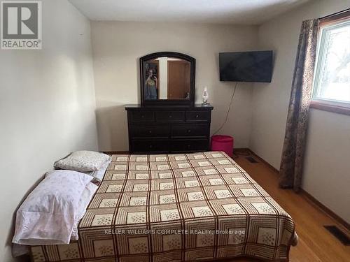 453 Leonard Avenue, Welland (Prince Charles), ON - Indoor Photo Showing Bedroom