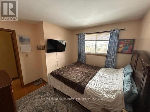 453 Leonard Avenue, Welland (Prince Charles), ON - Indoor Photo Showing Bedroom