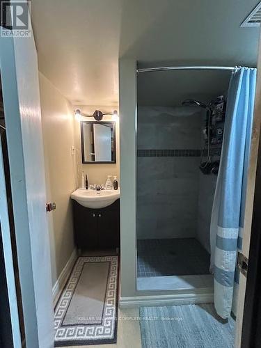 453 Leonard Avenue, Welland (Prince Charles), ON - Indoor Photo Showing Bathroom