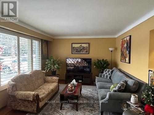 453 Leonard Avenue, Welland (Prince Charles), ON - Indoor Photo Showing Living Room