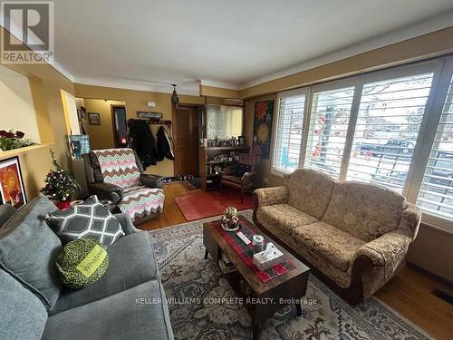 453 Leonard Avenue, Welland (Prince Charles), ON - Indoor Photo Showing Living Room