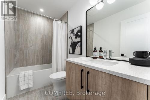 2 - 3090 Petty Road, London South (South W), ON - Indoor Photo Showing Bathroom