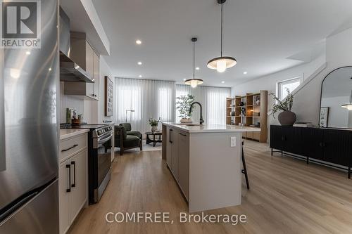 2 - 3090 Petty Road, London South (South W), ON - Indoor Photo Showing Kitchen With Upgraded Kitchen