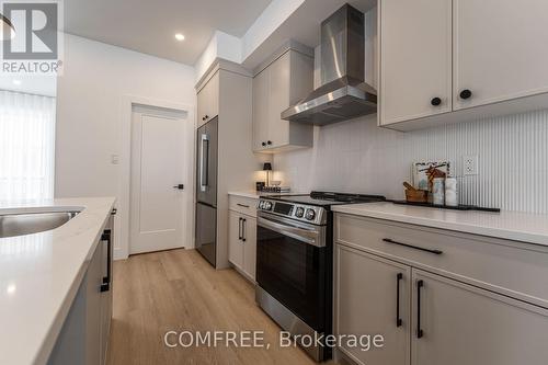 2 - 3090 Petty Road, London South (South W), ON - Indoor Photo Showing Kitchen With Upgraded Kitchen