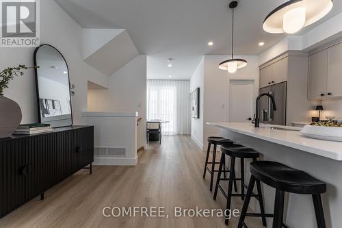 2 - 3090 Petty Road, London South (South W), ON - Indoor Photo Showing Kitchen With Upgraded Kitchen