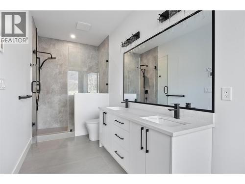 2850 Thompson Drive, Kamloops, BC - Indoor Photo Showing Bathroom
