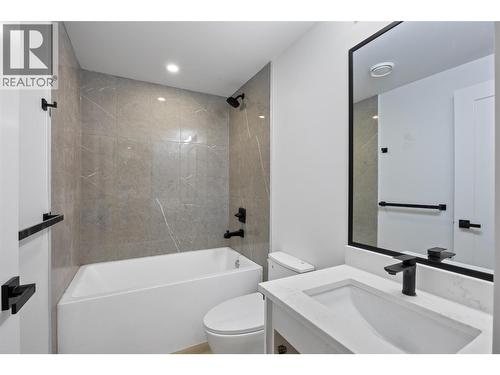 2850 Thompson Drive, Kamloops, BC - Indoor Photo Showing Bathroom