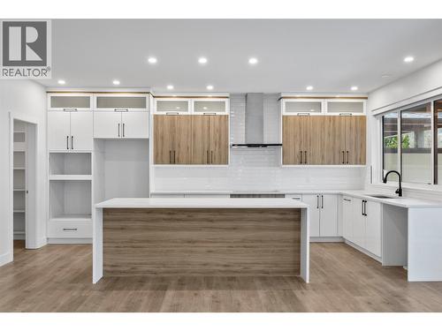 2850 Thompson Drive, Kamloops, BC - Indoor Photo Showing Kitchen