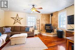 Main floor Living room - 