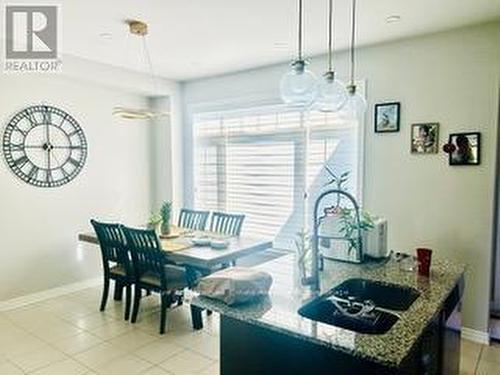 107 East'S Corners Boulevard, Vaughan, ON - Indoor Photo Showing Dining Room