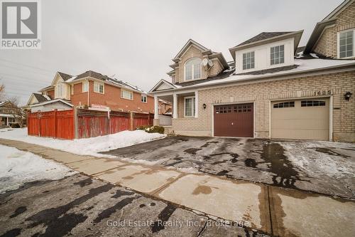 1627 Samuelson Circle, Mississauga, ON - Outdoor