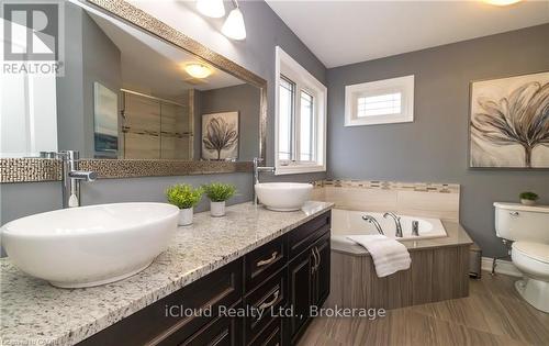 9305 Eagle Ridge Drive, Niagara Falls, ON - Indoor Photo Showing Bathroom