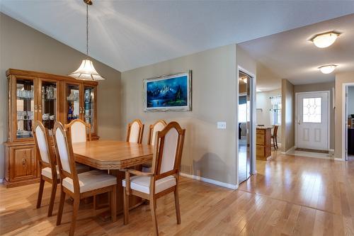 16-950 Lanfranco Road, Kelowna, BC - Indoor Photo Showing Dining Room