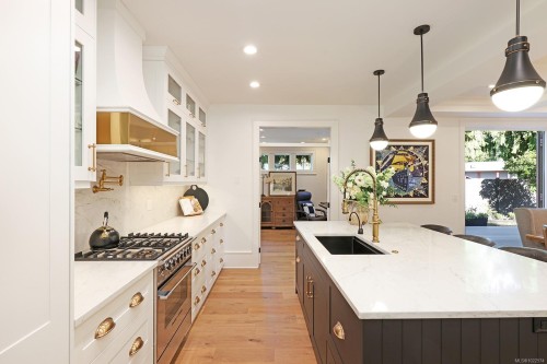 563 Eaglecrest Dr, Qualicum Beach, BC 