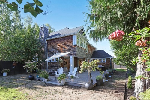 563 Eaglecrest Dr, Qualicum Beach, BC 