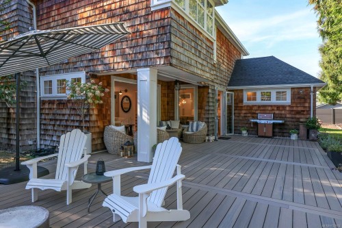 563 Eaglecrest Dr, Qualicum Beach, BC 