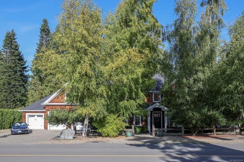 563 Eaglecrest Dr, Qualicum Beach, BC 
