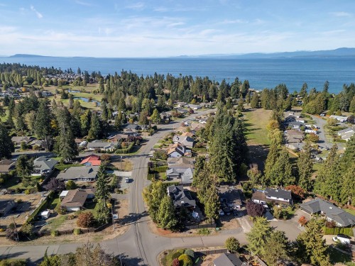 563 Eaglecrest Dr, Qualicum Beach, BC 