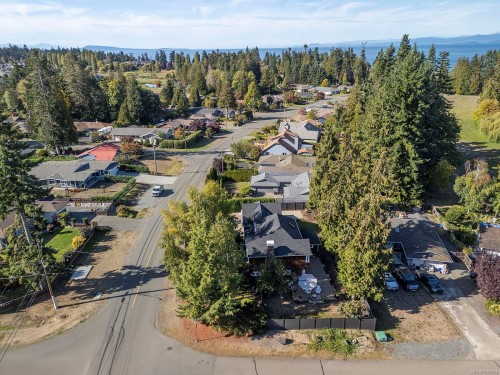 563 Eaglecrest Dr, Qualicum Beach, BC 