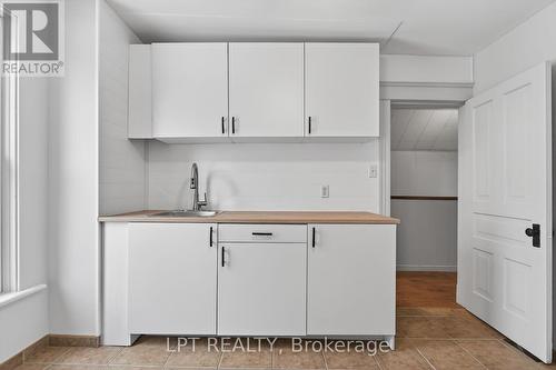 New Cabinets & Counter - 99 Inkerman Street, London East, ON - Indoor Photo Showing Kitchen
