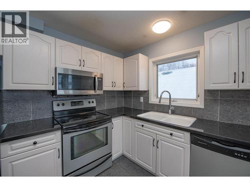 3414A 28Th Avenue Unit# 2, Vernon, BC - Indoor Photo Showing Kitchen With Stainless Steel Kitchen With Double Sink With Upgraded Kitchen
