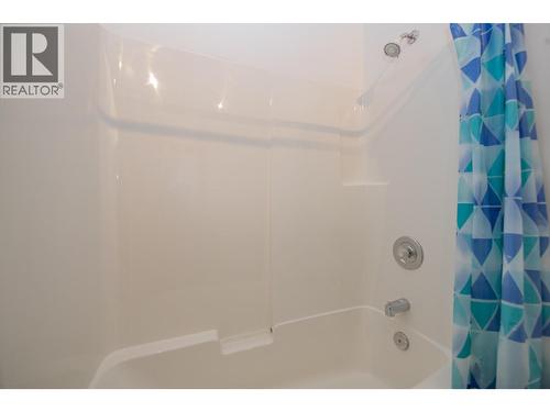 3414A 28Th Avenue Unit# 2, Vernon, BC - Indoor Photo Showing Bathroom