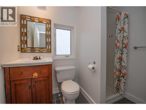 3414A 28Th Avenue Unit# 2, Vernon, BC - Indoor Photo Showing Bathroom