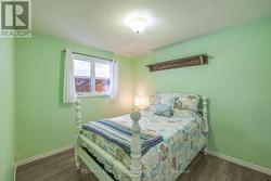 2 main floor bedroom - 