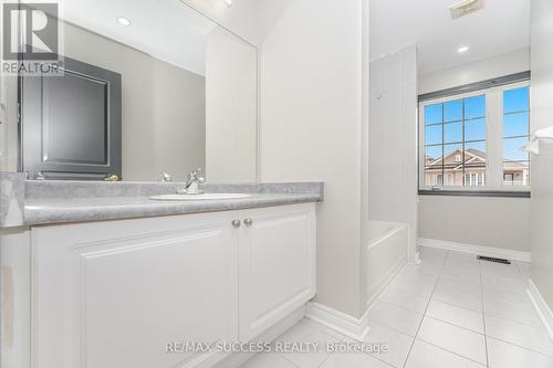 3056 Doyle Street, Mississauga, ON - Indoor Photo Showing Bathroom