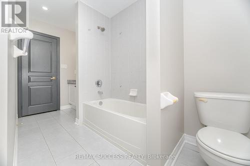 3056 Doyle Street, Mississauga, ON - Indoor Photo Showing Bathroom