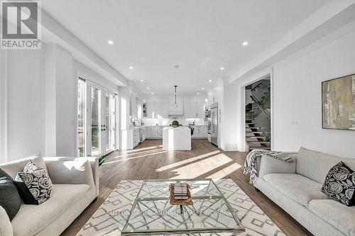1377 Rometown Drive, Mississauga, ON - Indoor Photo Showing Living Room