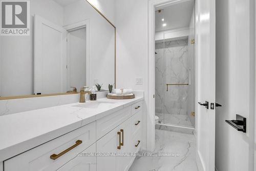 1377 Rometown Drive, Mississauga, ON - Indoor Photo Showing Bathroom