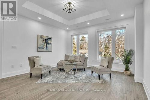 1377 Rometown Drive, Mississauga, ON - Indoor Photo Showing Living Room