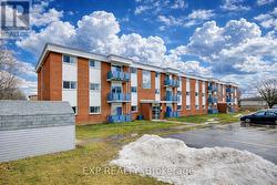 8 - 527 PARKSIDE DRIVE  Waterloo, ON N2L 4X7