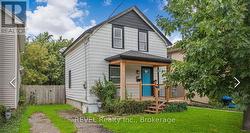 23 HAZEL STREET  St. Catharines (Burleigh Hill), ON L2T 1E2