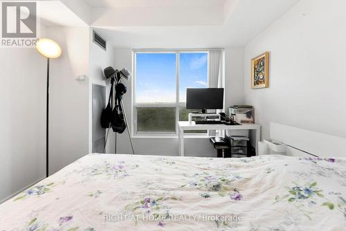 1611 - 2545 Erin Centre Boulevard, Mississauga (Central Erin Mills), ON - Indoor Photo Showing Bedroom