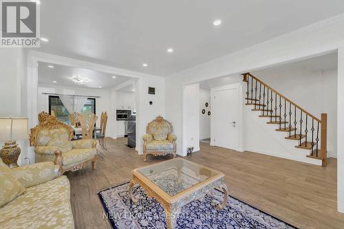 19 Glenabbey Drive, Clarington, ON - Indoor Photo Showing Living Room