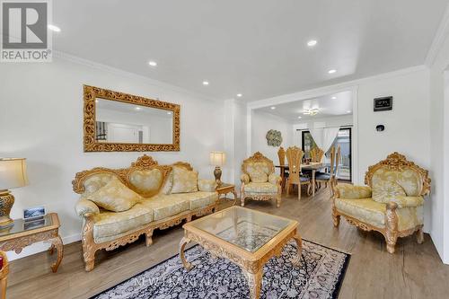 19 Glenabbey Drive, Clarington, ON - Indoor Photo Showing Living Room