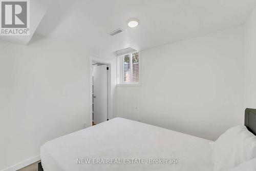 19 Glenabbey Drive, Clarington, ON - Indoor Photo Showing Bedroom