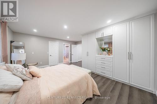 656 Kaiser Drive, Mississauga, ON - Indoor Photo Showing Bedroom