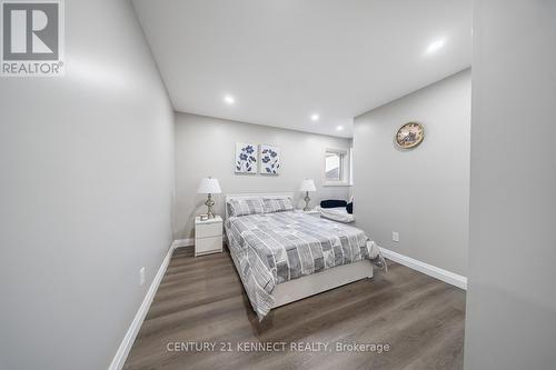 656 Kaiser Drive, Mississauga, ON - Indoor Photo Showing Bedroom