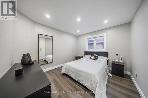 656 Kaiser Drive, Mississauga, ON - Indoor Photo Showing Bedroom