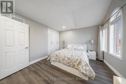 656 Kaiser Drive, Mississauga, ON - Indoor Photo Showing Bedroom